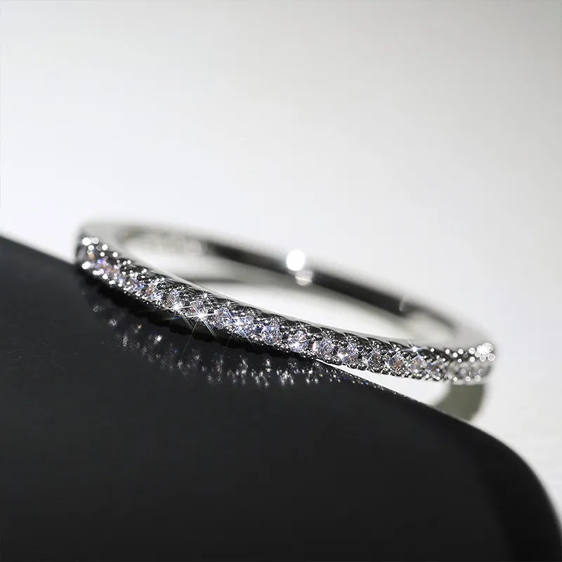 Timeless Shine – Minimalist Ring with Eternal Meaning