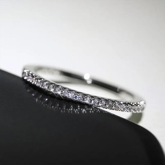 Timeless Shine – Minimalist Ring with Eternal Meaning