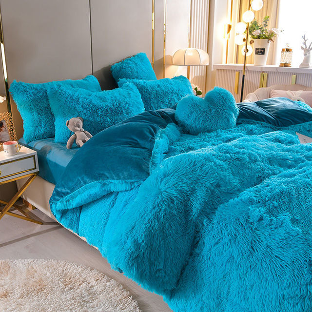 Plush Dreams - 4 Sets of Fleece Bedding + Heart Pillow