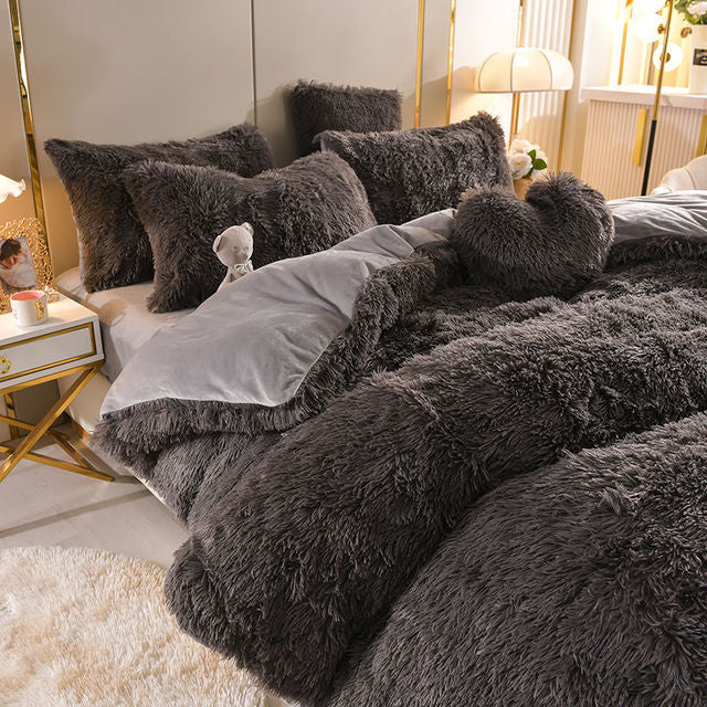 Plush Dreams - 4 Sets of Fleece Bedding + Heart Pillow