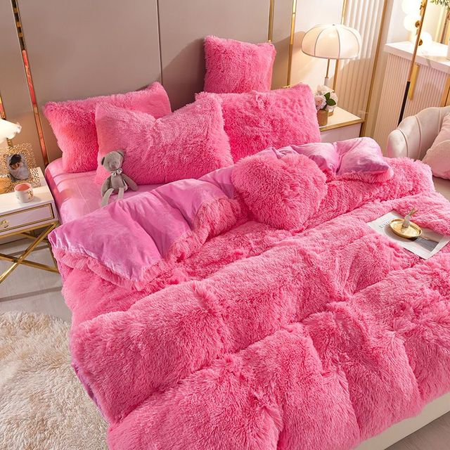 Plush Dreams - 4 Sets of Fleece Bedding + Heart Pillow