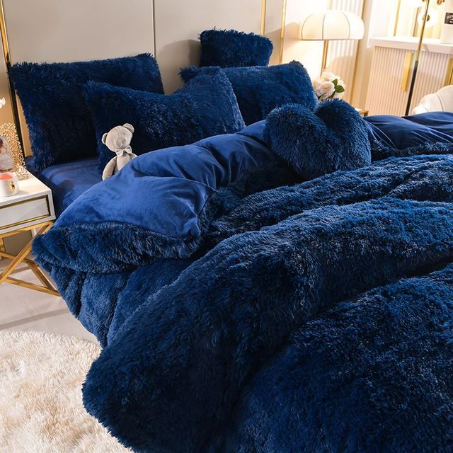 Plush Dreams - 4 Sets of Fleece Bedding + Heart Pillow