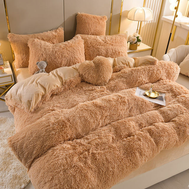 Plush Dreams - 4 Sets of Fleece Bedding + Heart Pillow