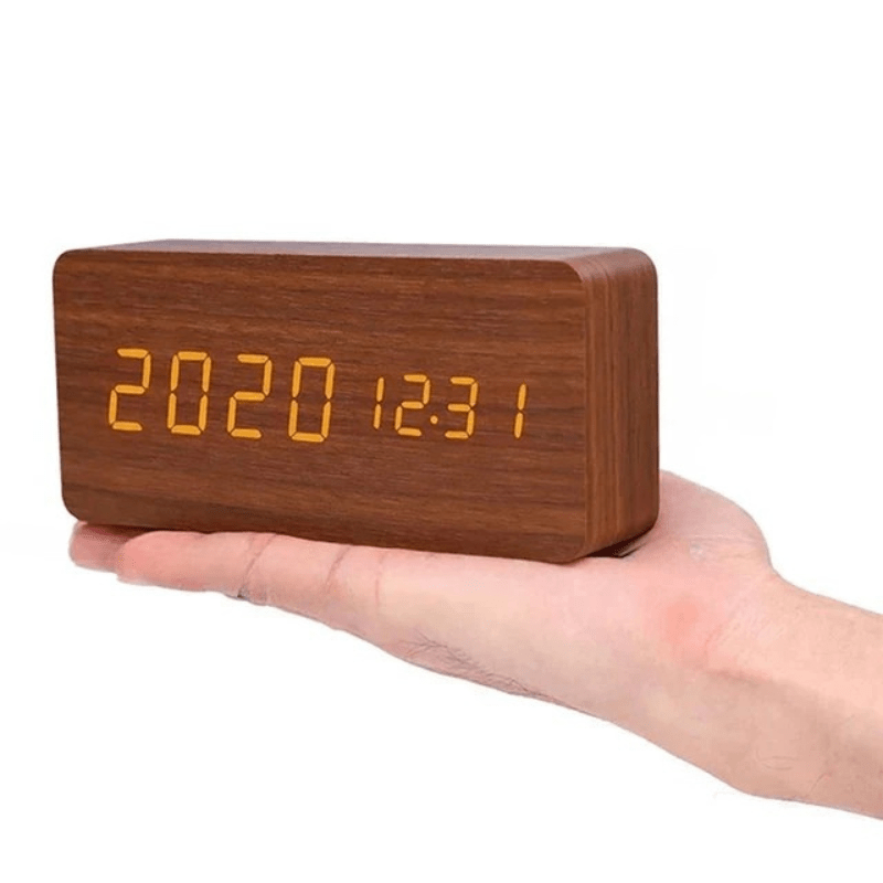 Sveglia digitale in legno – Display LED e controllo vocale