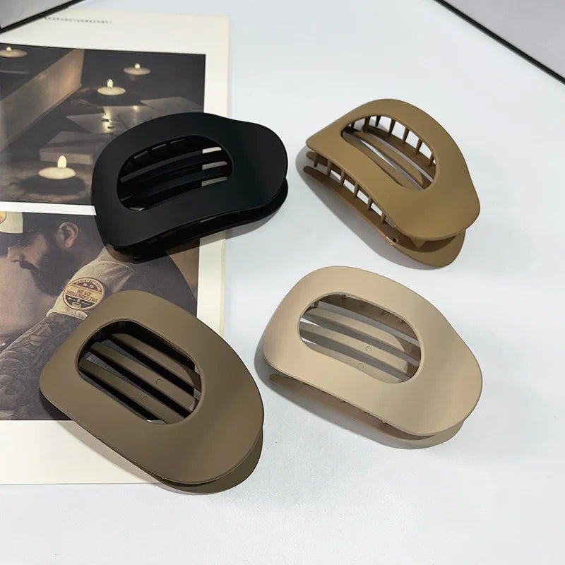 Brenda™ | Mode Ovale Platte Haar Klauw Clips voor Vrouwen Matte Eendenbek Clip Achterkant Broodje Haaraccessoires Eenvoudige Clip Haar ornament