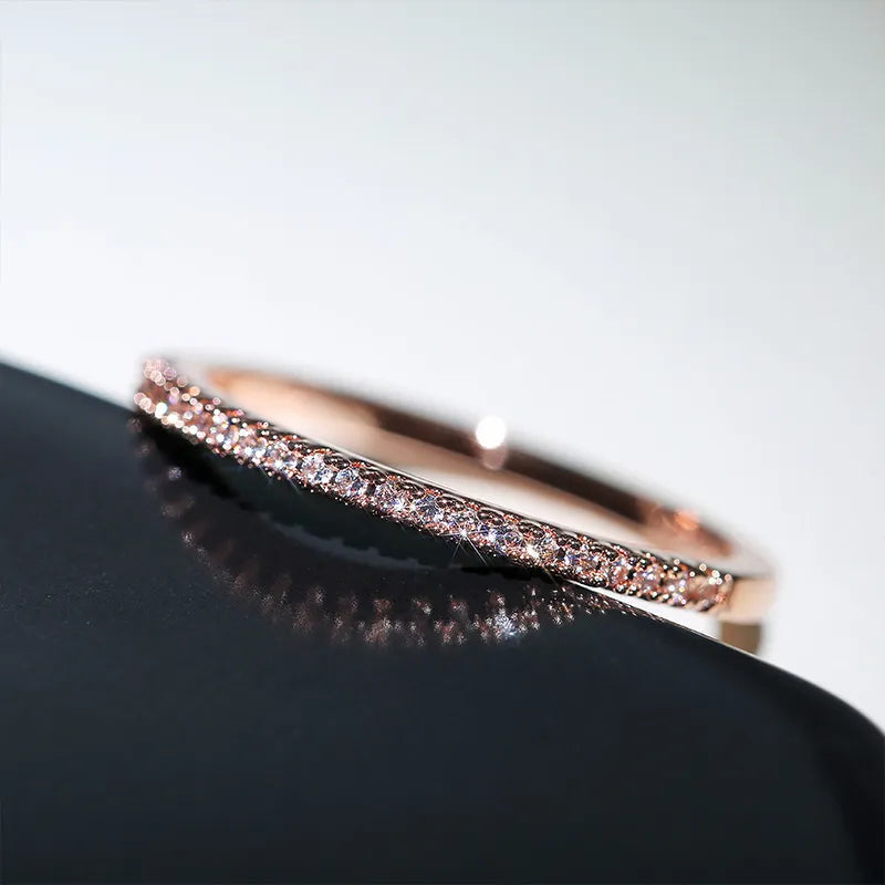 Timeless Shine – Minimalist Ring with Eternal Meaning