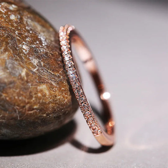 Timeless Shine – Minimalist Ring with Eternal Meaning