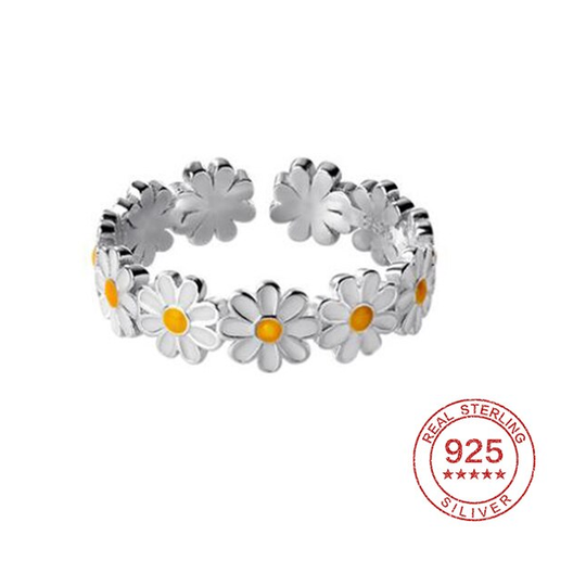 Daisy Ring – A Symbol of New Beginnings and Joy