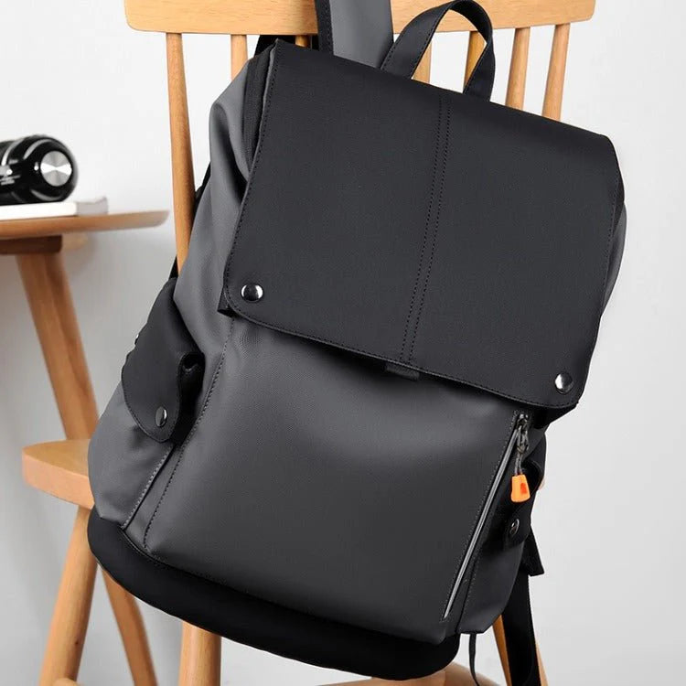 Waterdichte Rugzak Compact – 25L met USB-Poort voor Werk &amp; Reizen
